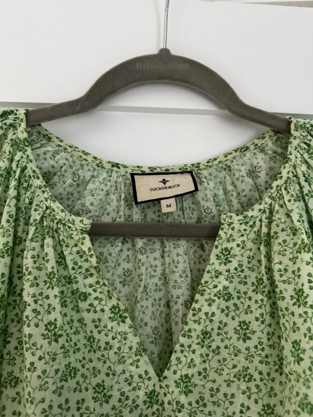 Tuckernuck Green Floral Short Sleeve Blouse - Picture 2 of 5